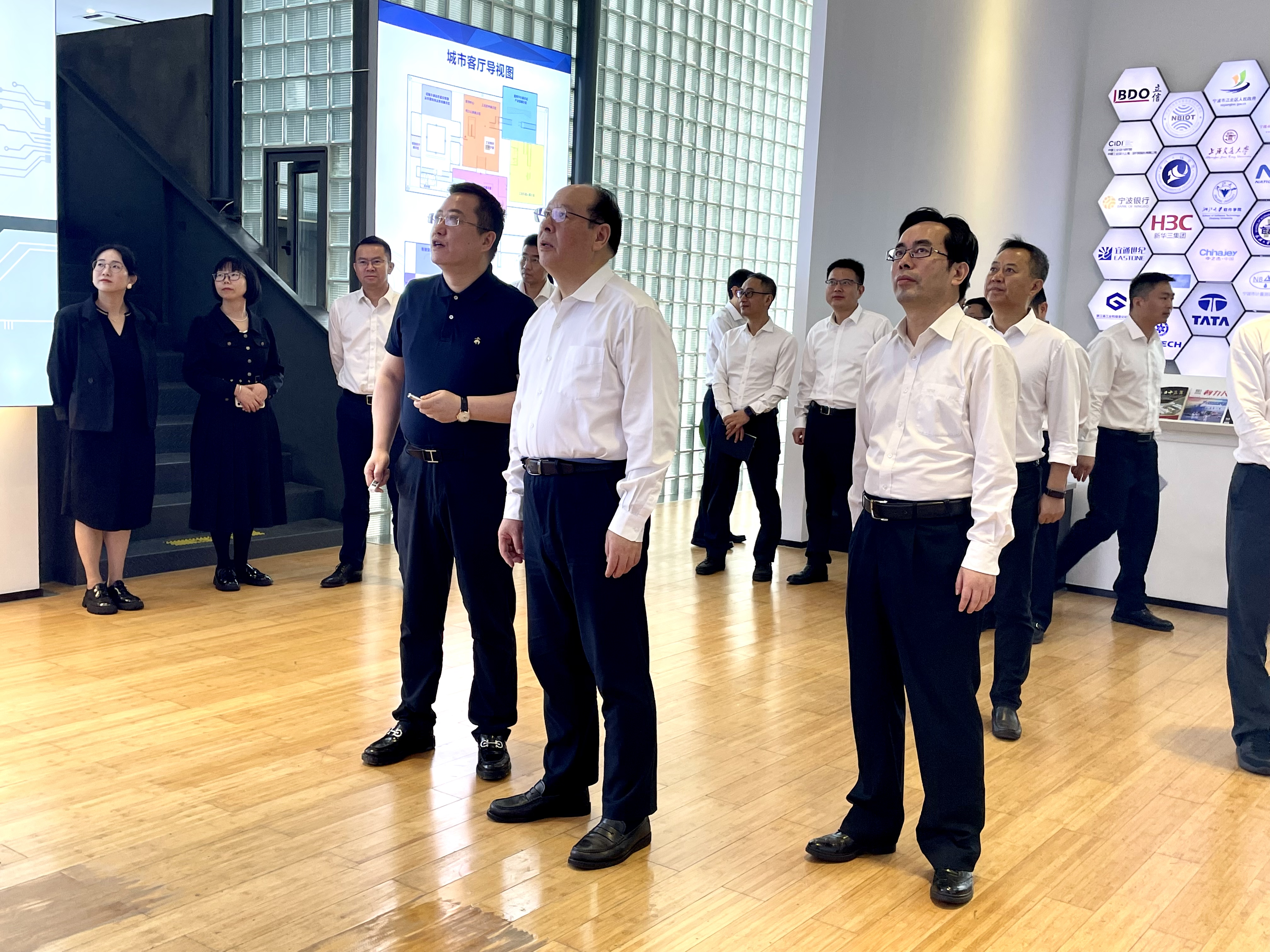 浙江省委常委、寧波市委書記彭佳學(xué)一行蒞臨柯力傳感走訪調(diào)研