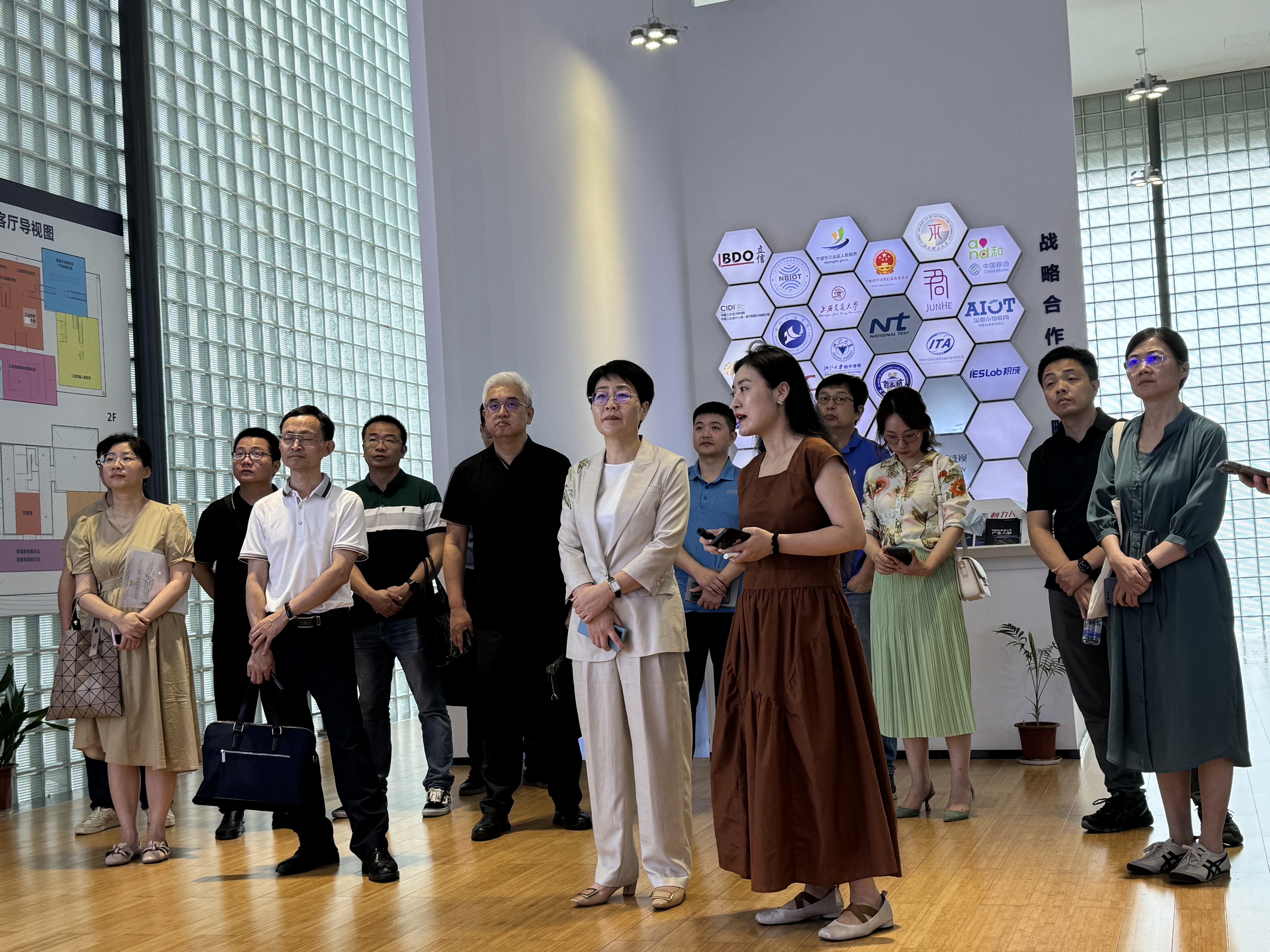 民革浙江省委會副主委、寧波市副市長金珊一行蒞臨柯力傳感考察調(diào)研